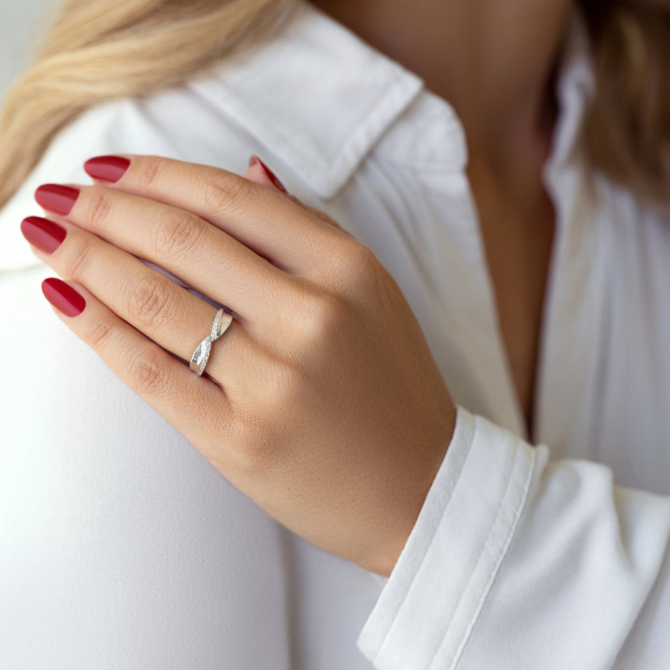 Prsteň s diamantmi Eternal Embrace