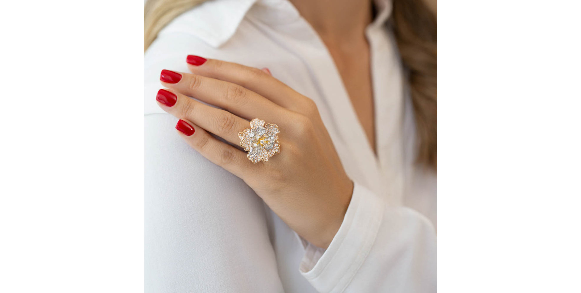 Prsteň s diamantmi Queen of Camellia