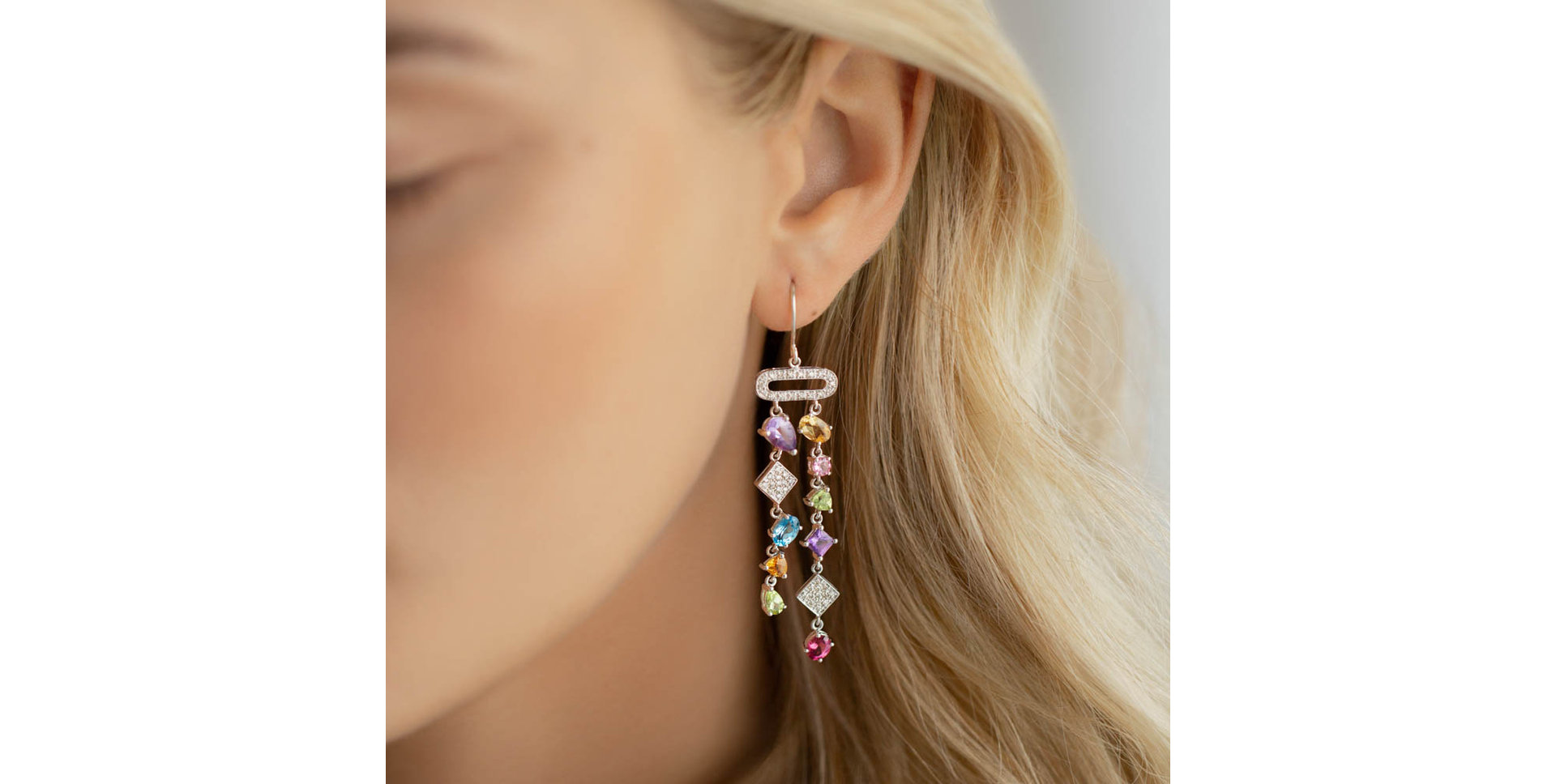 Náušnice s diamantmi a drahokamami String of Beads