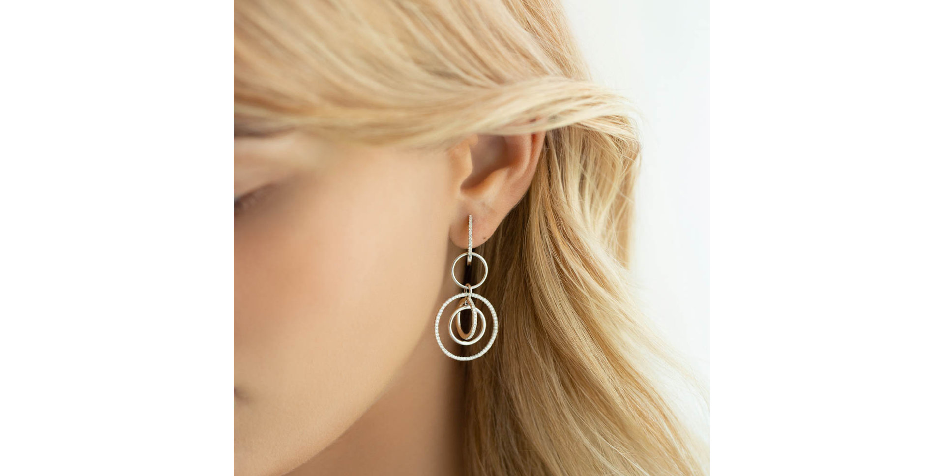 Náušnice s diamantmi Willis Cycle