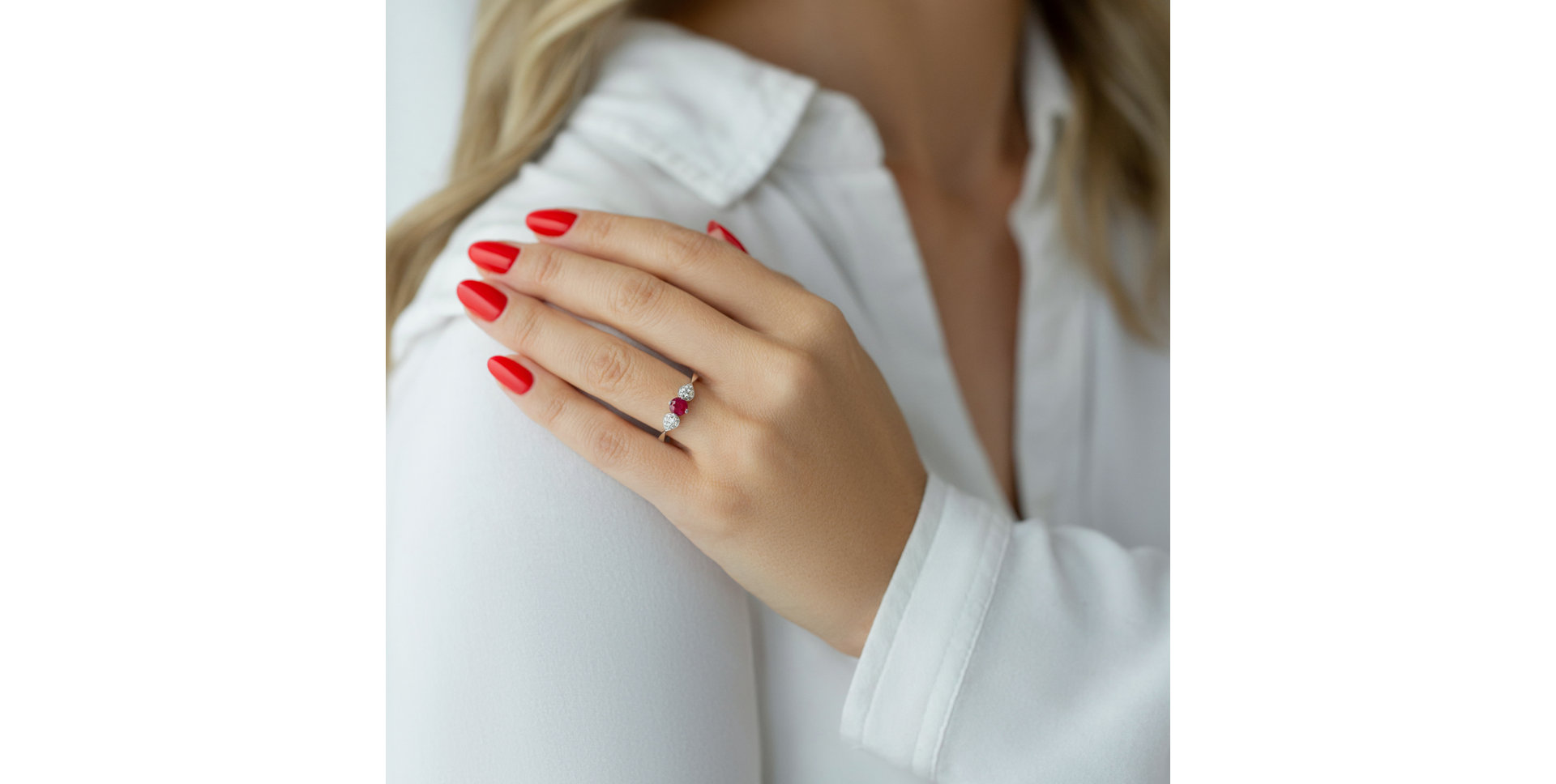 Prsteň s rubínom a diamantmi Red Kiss