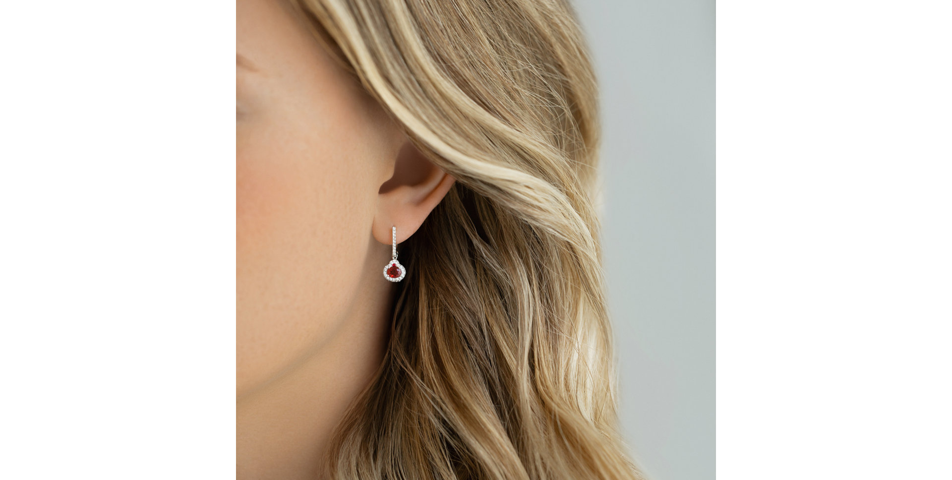 Náušnice s rubínom a diamantmi Red Hope