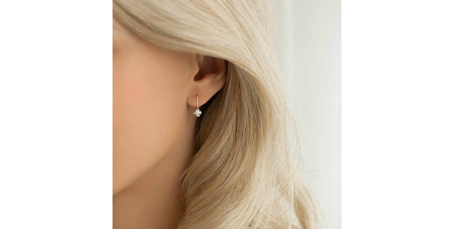 Náušnice s diamantmi Brilliant Petals