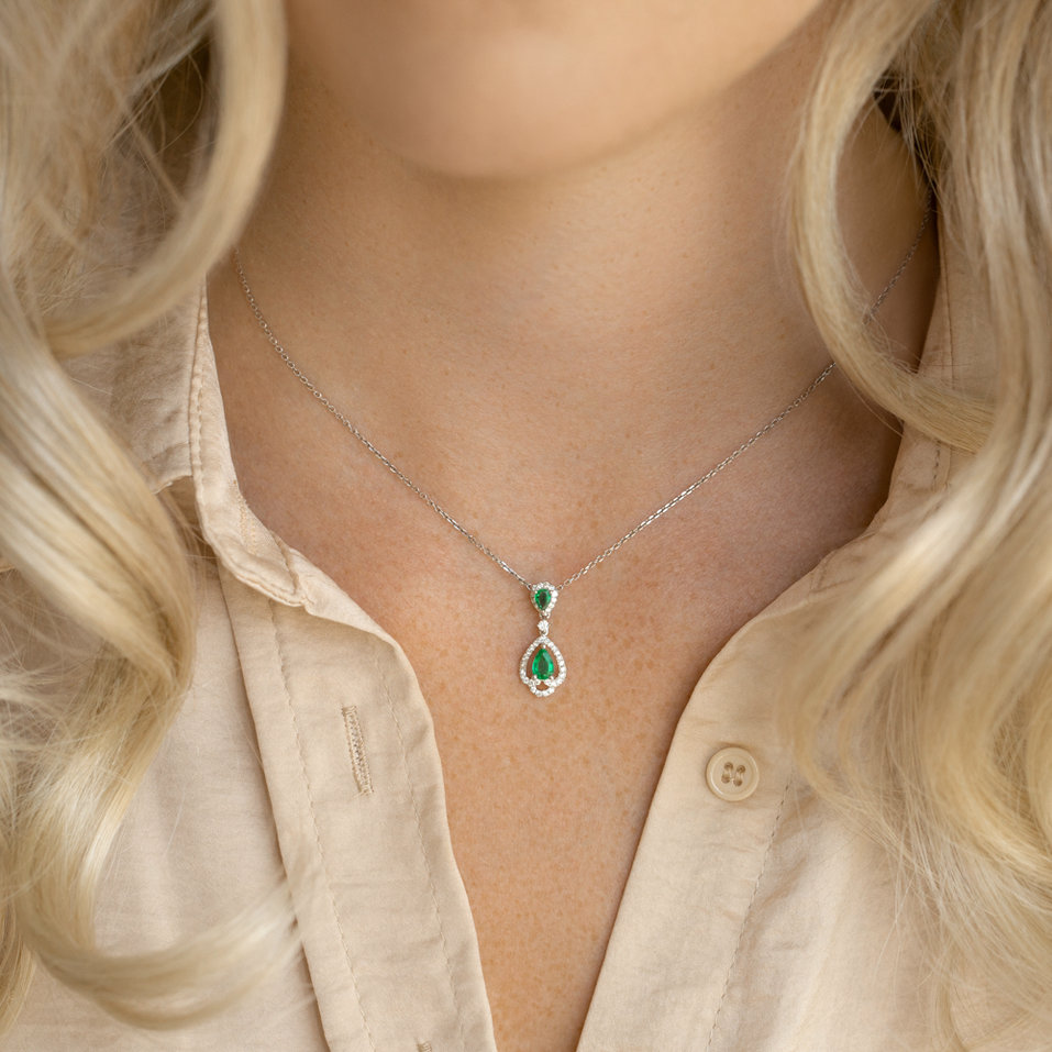 Přívěsok so smaragdmi a diamantmi Royal Delight