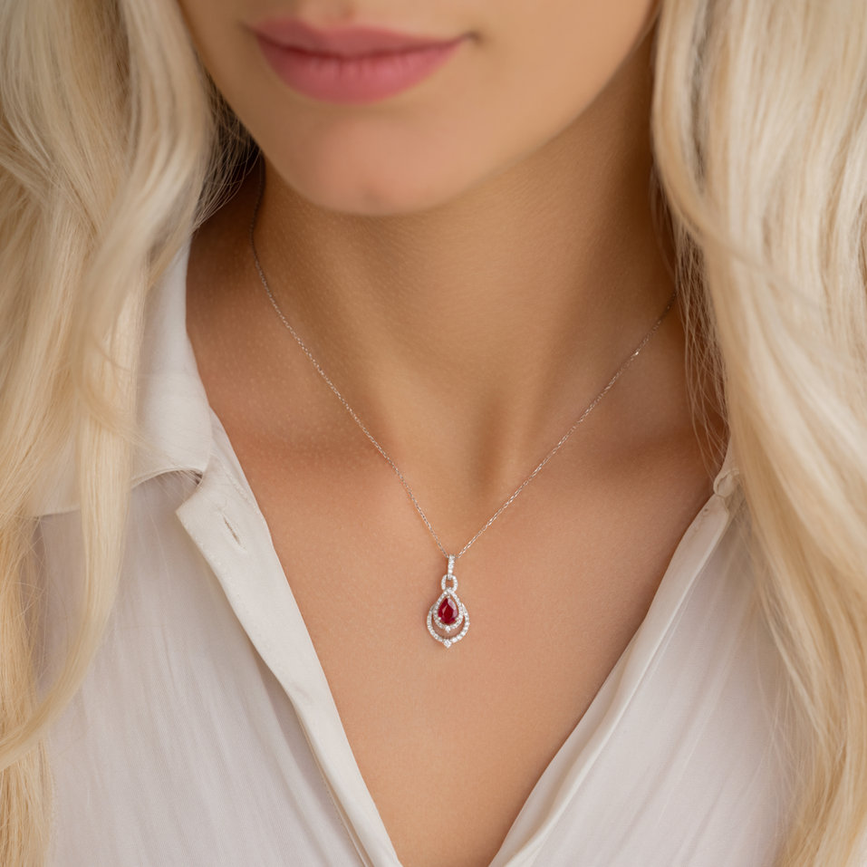 Přívěsok so smaragdom a diamantom Her Highness