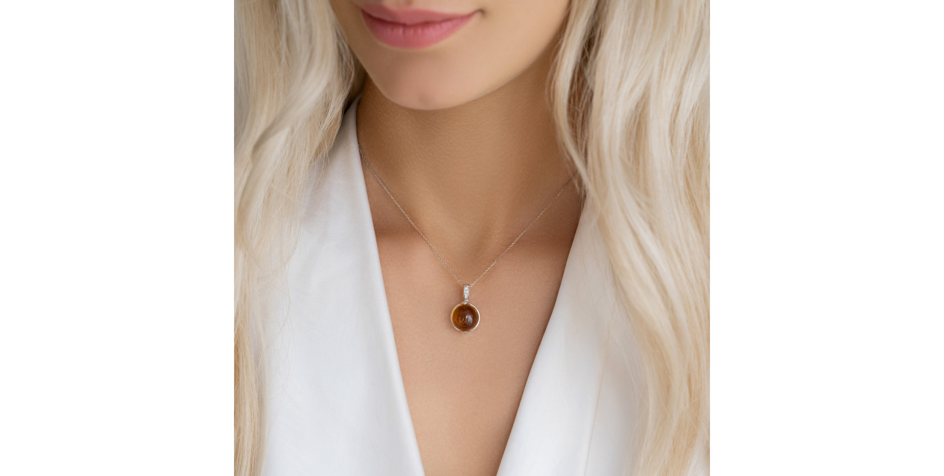 Přívěsok s chalcedonom a diamantmi Fairy Blossom