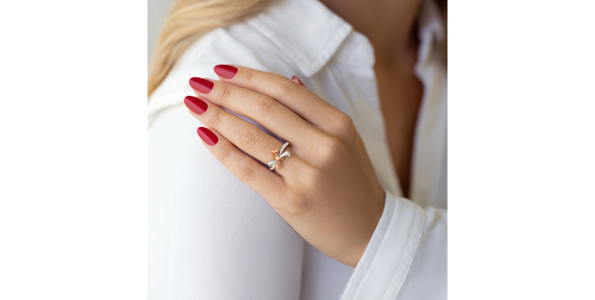 Prsteň s diamantmi Lovely Bow