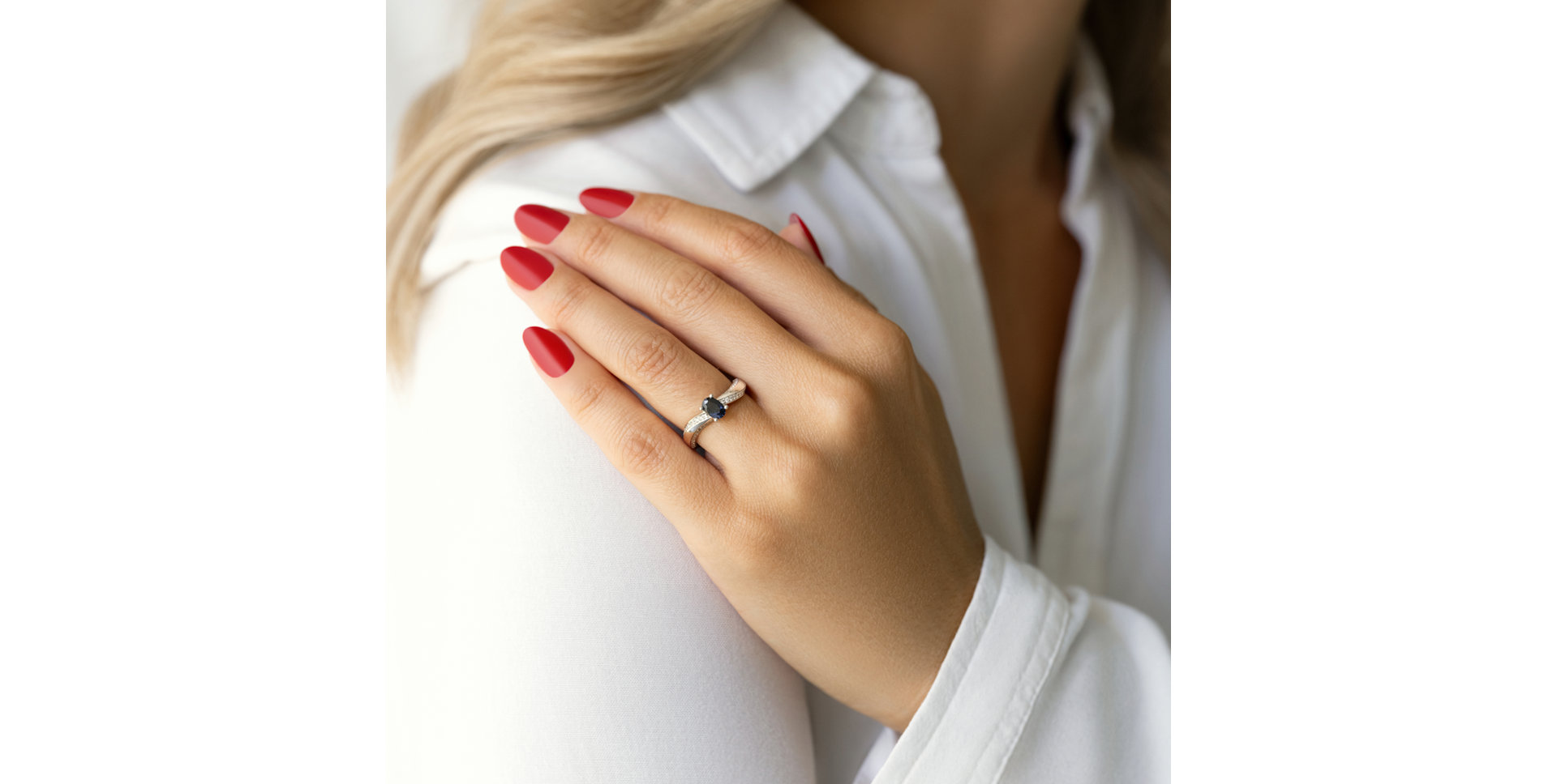 Prsteň so zafírom a diamantmi Noelle