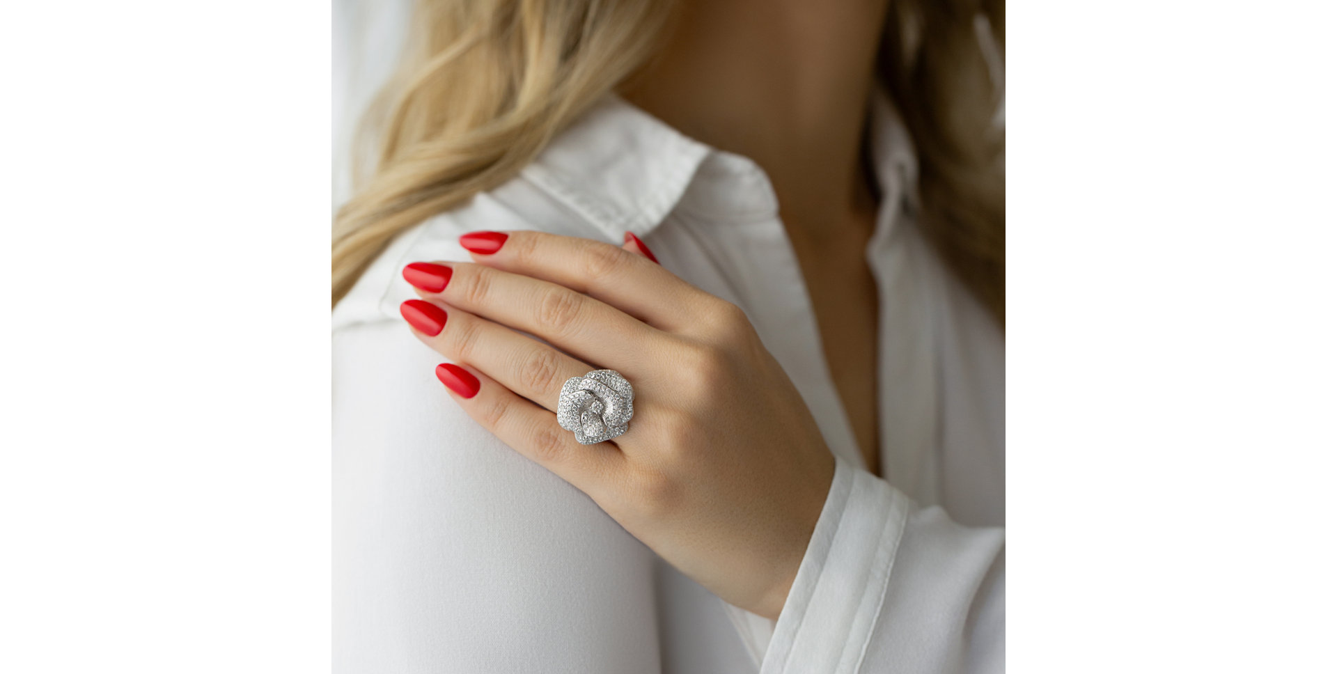 Prsteň s diamantmi Flowing Flower