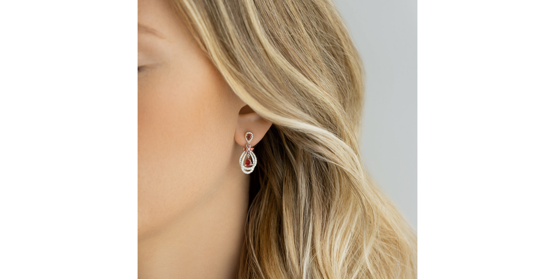 Náušnice s diamantmi a rubínmi Ruby Chandelier