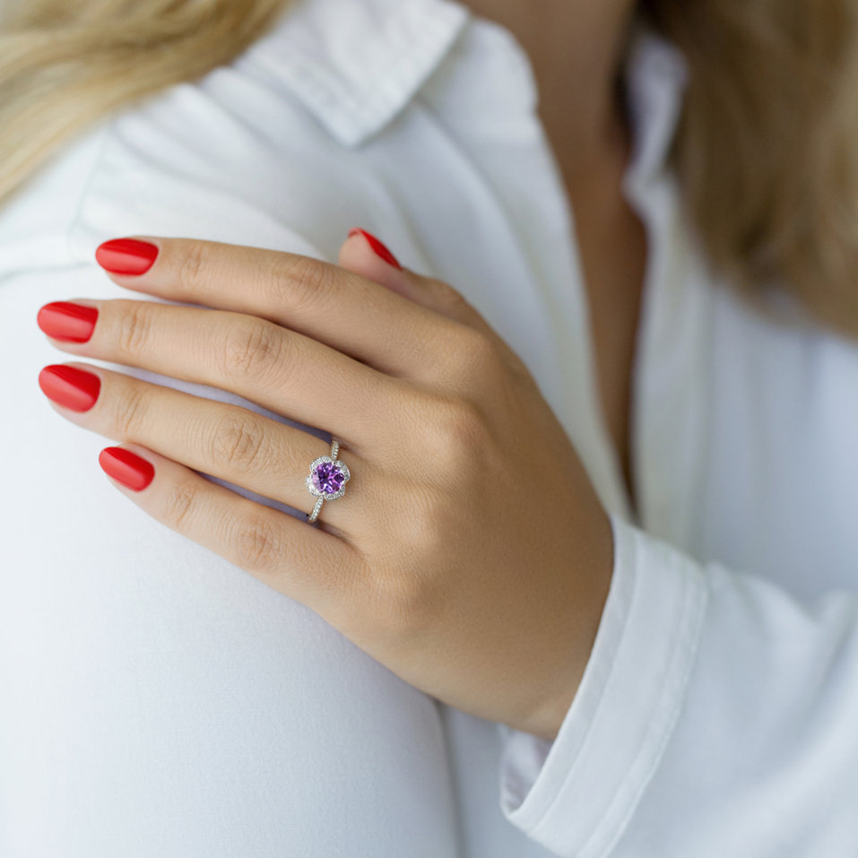 Prsteň s tanzanitom a diamantmi Flower Parade