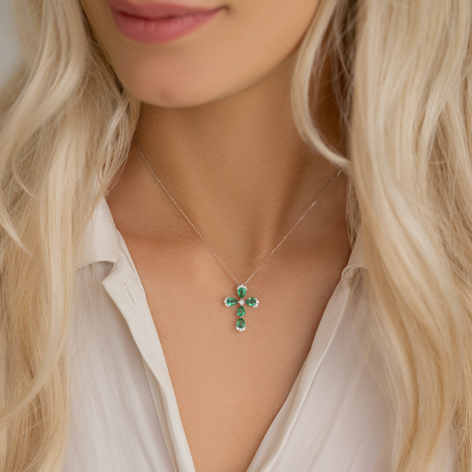 Přívěsok s diamantmi a zafírmi Temptation Cross