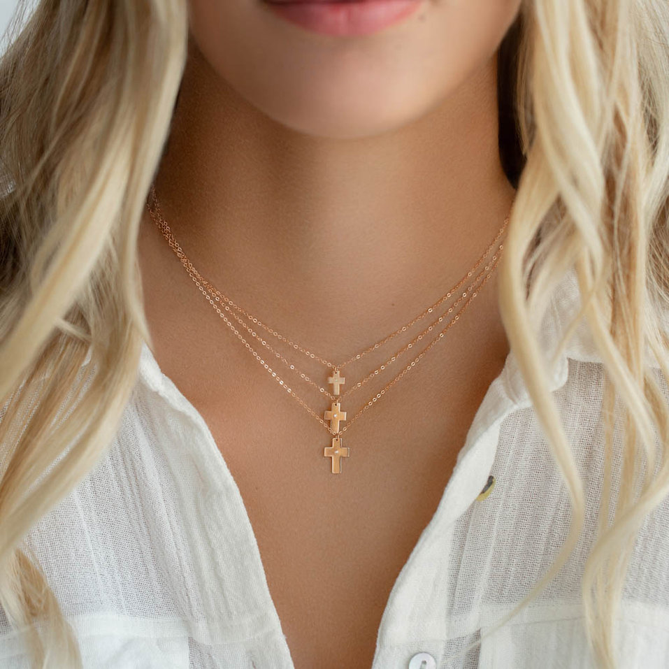 Náhrdelník s diamantom Cross of Romanticism